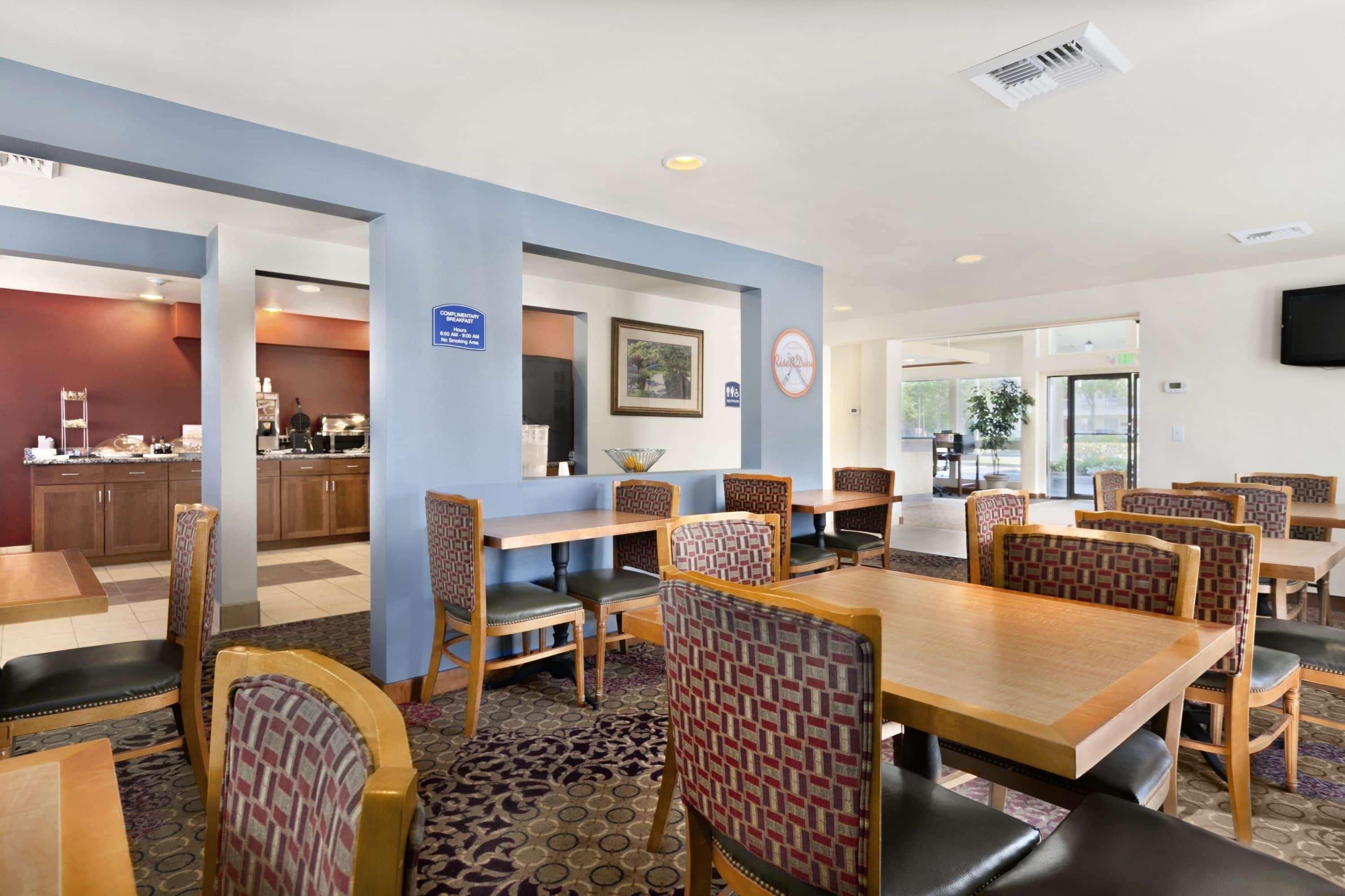 South Tacoma Suites Buitenkant foto