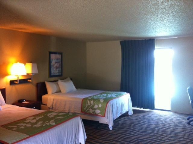 South Tacoma Suites Kamer foto