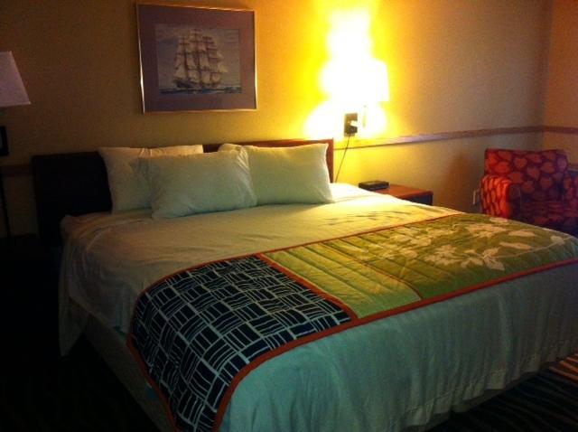 South Tacoma Suites Kamer foto